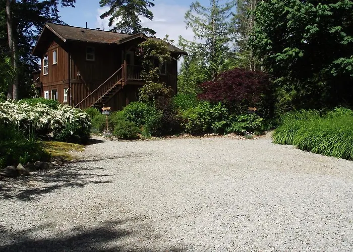 Secret Cove Cottage Suites